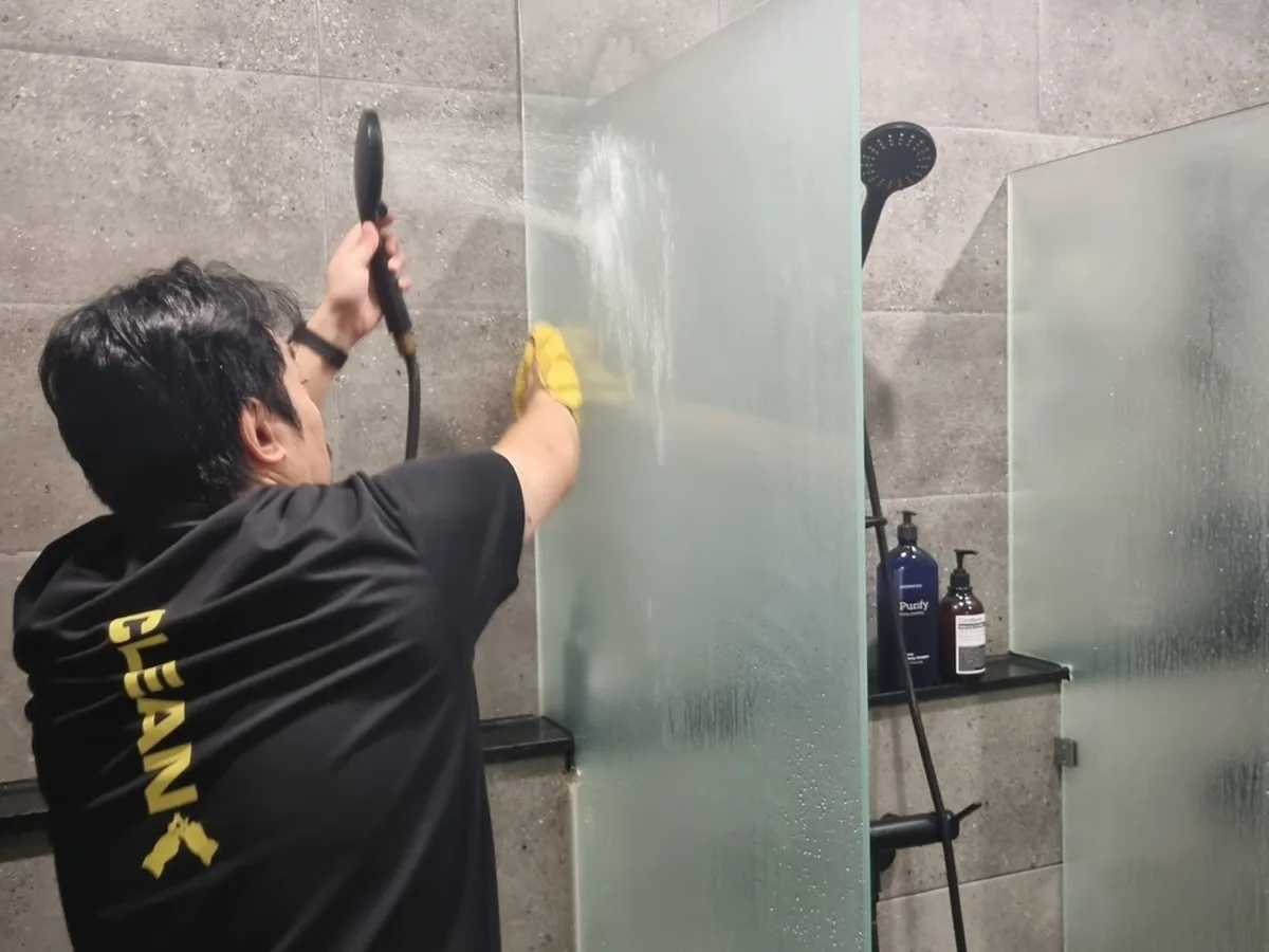 함안군 가야읍 헬스장 복도·대기 동선 야간 위생청소 사례 - 행진크린