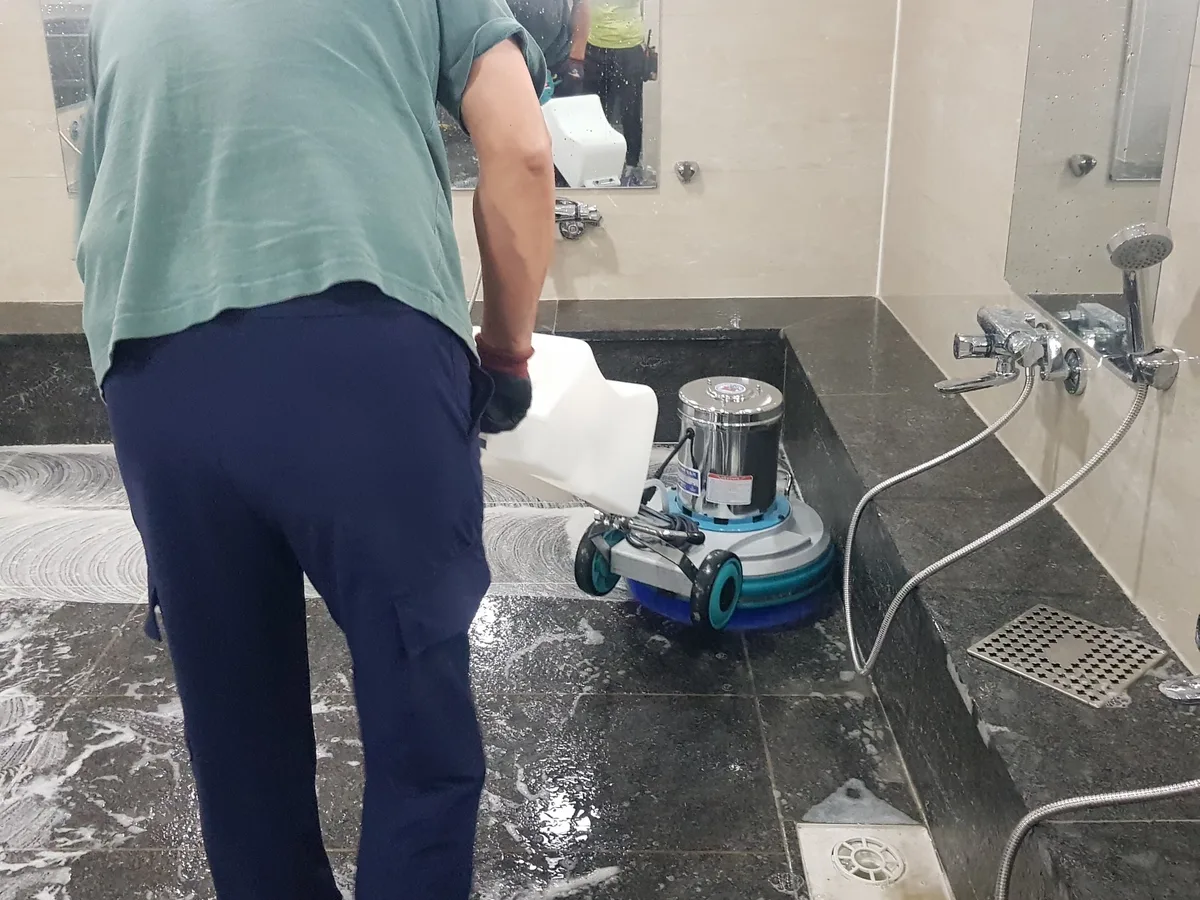 거제시 문동동 찜질방 수전·샤워기 건식 사우나 위생청소 사례 - 행진크린