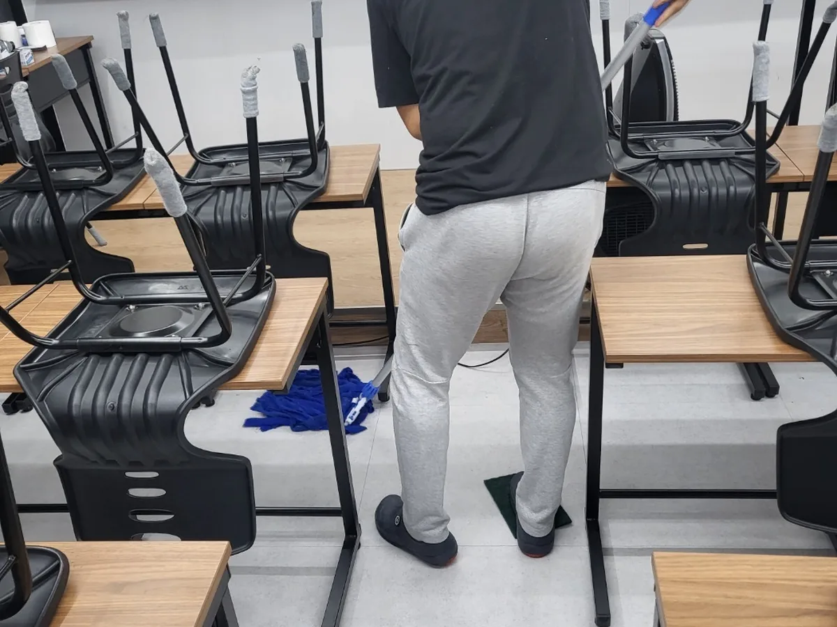 거제시 상동동 사업장 로비·응접실 바닥 위생청소 사례 - 행진크린